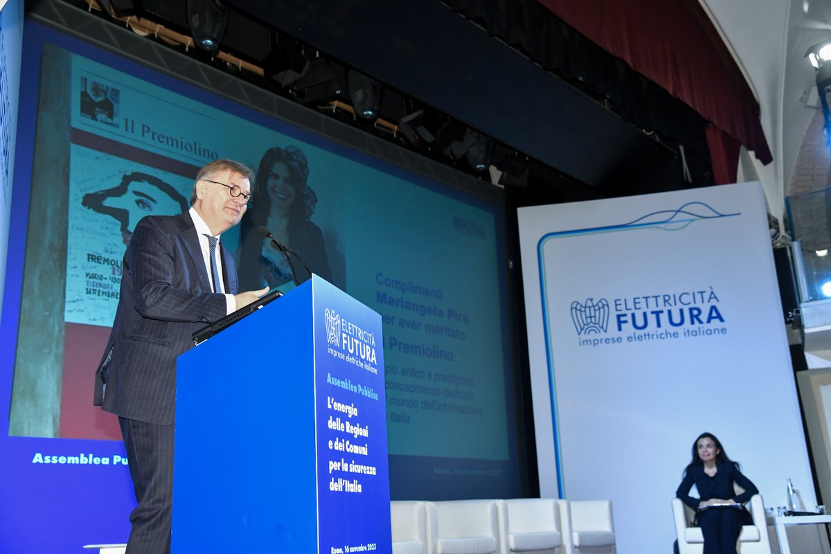 Sicurezza energetica nazionale: chiamata all’azione per Regioni e Comuni
Disponibili il Comunicato, la Relazione di <a href="/ReRebaudengo/">Re Rebaudengo</a>, le foto e il video dell’Assemblea Pubblica 2023 #ElettricitàFutura condotta <a href="/MariangelaPira/">Mariangela Pira</a> 
Grazie di cuore a tutte e tutti!
tinyurl.com/drk4xbh7