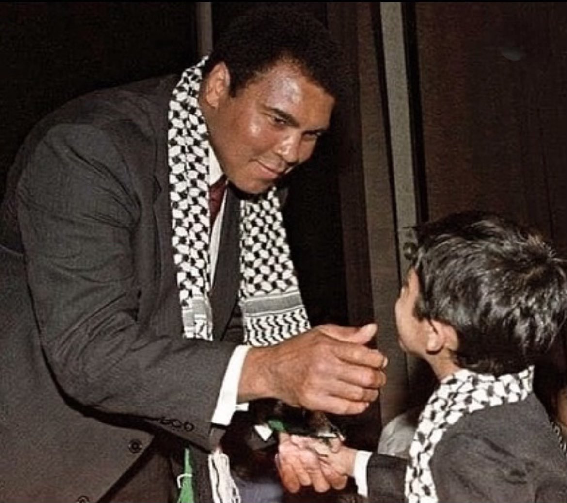 Nelson Mandela and Muhammad Ali wearing the kuffiyēh