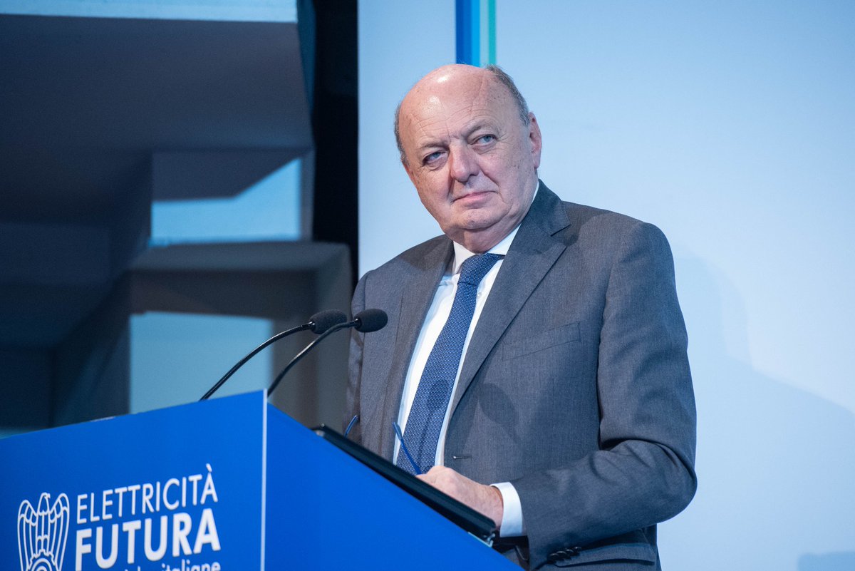 Possiamo anche superare il target del Piano elettrico 2030. 
Rivolgiamo un ringraziamento speciale al Ministro <a href="/GPichetto/">Gilberto Pichetto</a>, <a href="/MASE_IT/">Ministero Ambiente e Sicurezza Energetica</a>, per il suo intervento in presenza all’Assemblea Pubblica 2023 #ElettricitàFutura 
tinyurl.com/drk4xbh7