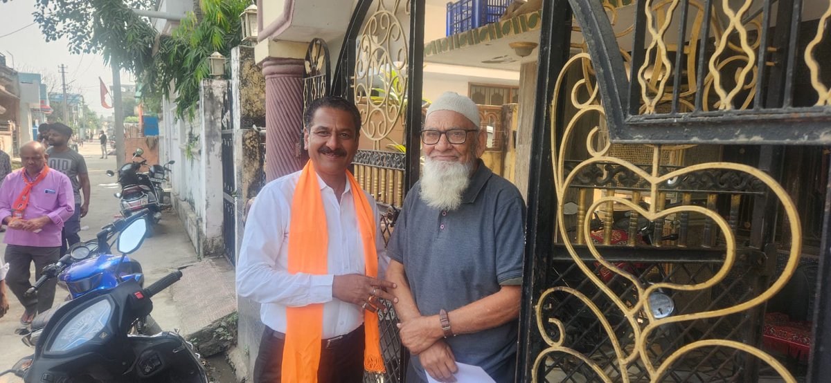 MAGANDANCHARAN's tweet photo. *नगर पालिका आबूरोड के अध्यक्ष मगन दान जी चारण एवं भाजपा मंडल अध्यक्ष भूपेंद्र जी सांभरिया, महिला मोर्चा अध्यक्ष अनुराधा जी जैन के नेतृत्व में आज गांधीनगर के पार्षदों , भाजपा पदाधिकारीयों, कार्यकर्ताओं द्वारा गांधीनगर क्षेत्र के सात वार्डों में जबरदस्त जन संपर्क अभियान चलाया गया । https://t.co/whY2YzebOg