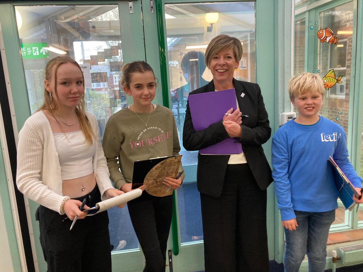 DCHFT's tweet photo. A big thank you to the fantastic group of young people who recently joined us for the '15 Steps Challenge'. They visited areas of our hospital to help us see things through their eyes and identify where changes could be made. Their feedback will be used to make improvements.😀 https://t.co/2TPnIOnm8c