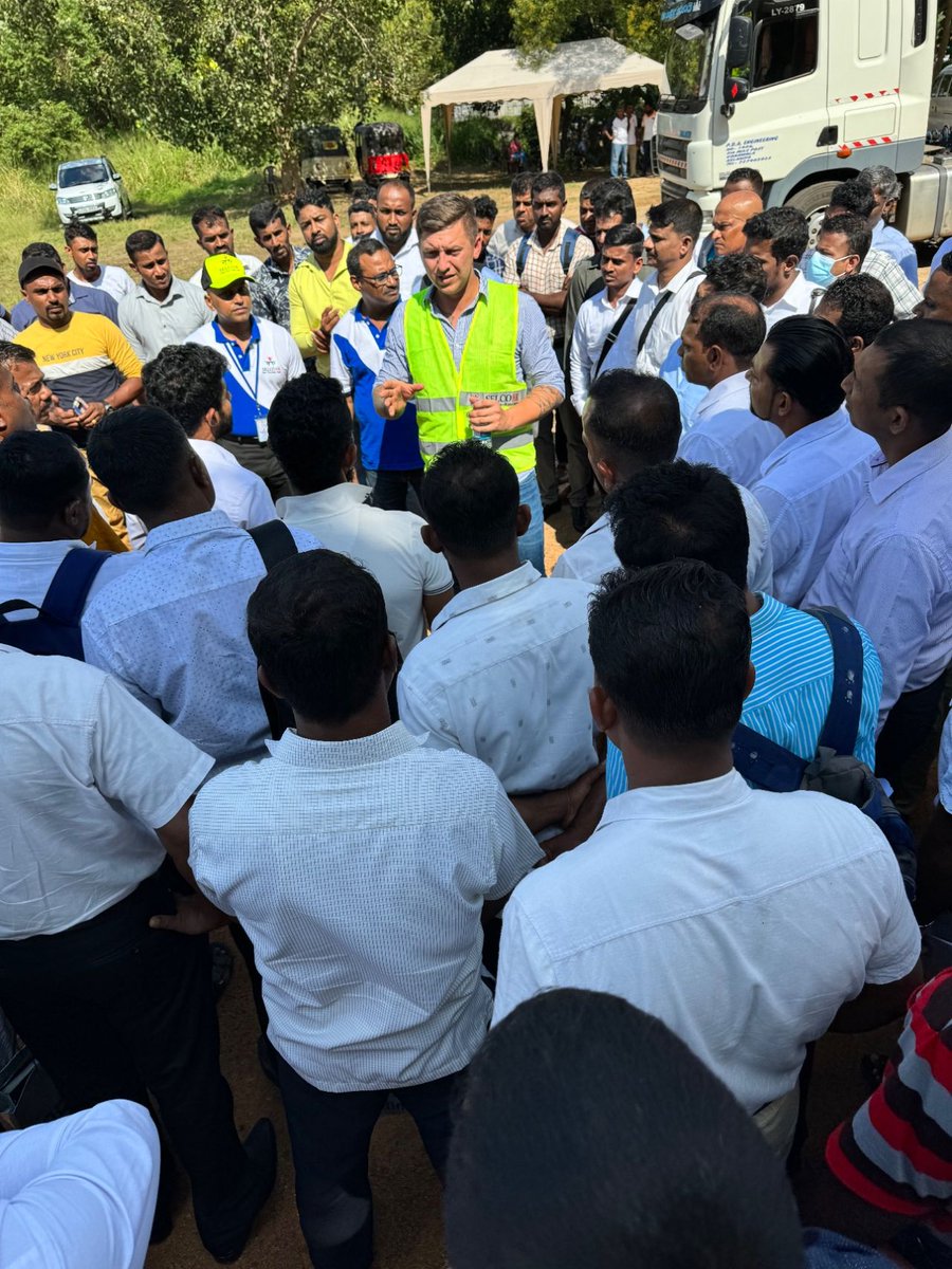 MantvydasN's tweet photo. Do what you do good and job will become a joy, habit, love, passion and holiday.

2/3 days done. Lets go day 3 in Sri Lanka!!! 🇱🇰 

@WFDM  @gvmconsultancy @SelcoHR  Overseas Recruitment Service Provider 
Justin Narusevicius

#WFDM #GVM #Recruitment #SriLanka #Jobs #Europe https://t.co/IGU7v3Q5cw