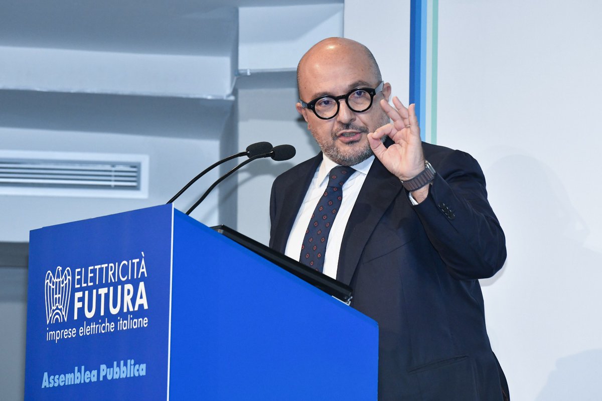 Possibile trovare un punto di incontro tra la tutela del Paesaggio e la transizione energetica. 
Rivolgiamo un ringraziamento speciale al Ministro <a href="/g_sangiuliano/">Gennaro Sangiuliano</a>, <a href="/MiC_Italia/">Ministero della Cultura</a>, per il suo intervento in presenza all’Assemblea Pubblica 2023 #ElettricitàFutura
tinyurl.com/drk4xbh7