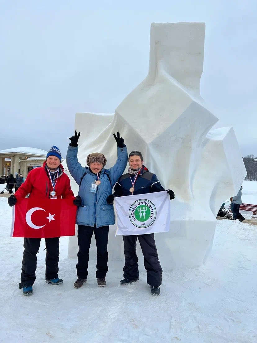 kou92official's tweet photo. Geçtiğimiz yıl Minnesota Stillwater, Amerika’da düzenlenen “World Snow Sculpture Championships” organizasyonunda üçüncü olan Türk heykel takımı bu sene aynı organizasyon tarafından tekrar davet edildi.

🌐https://t.co/cR4Yqa8zWf https://t.co/xxMq4NDi06