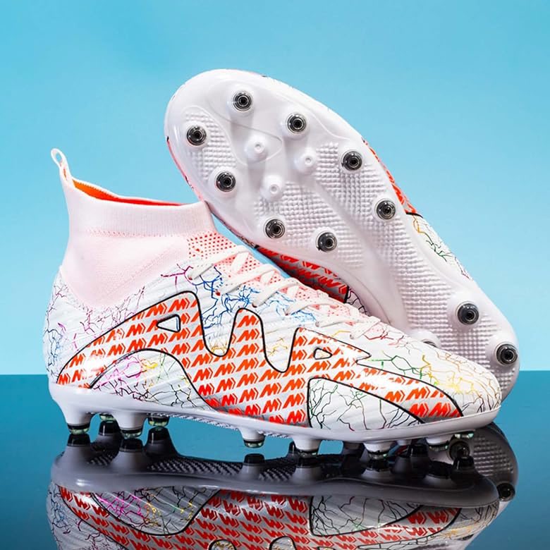 lucas_hby's tweet photo. J’ai une théorie 
Vous faites ce que vous voulez avec 
Les crampons avec des lamelles (photo 1) favorise le risque de ligament croisé contrairement aux autres types de crampons (photo 2) https://t.co/UHxlflHP8G