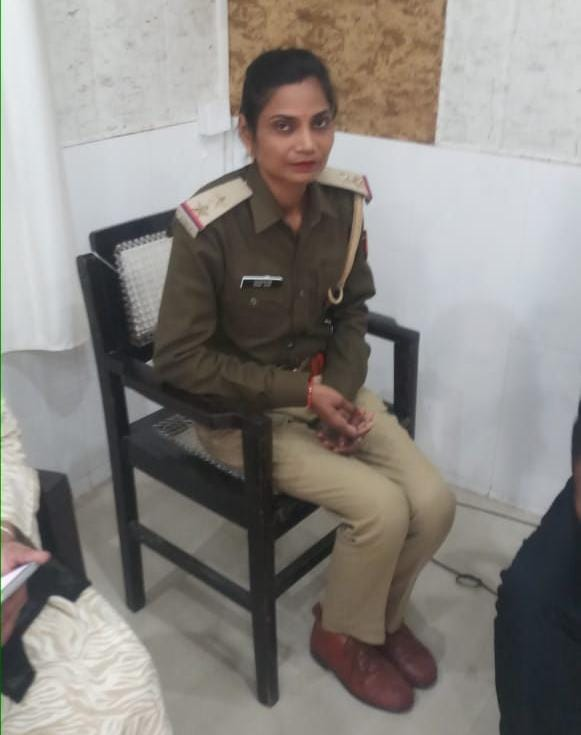 मुरादाबाद- उपनिरीक्षक पिंकी शर्मा रिश्वत लेते गिरफ्तार, एंटी करप्शन टीम मुरादाबाद इकाई ने की कार्रवाई, 5 हजार रूपए रिश्वत लेते हुए किया गिरफ्तार, थाना डिलारी में तैनात है उपनिरीक्षक पिंकी शर्मा.

#Moradabad