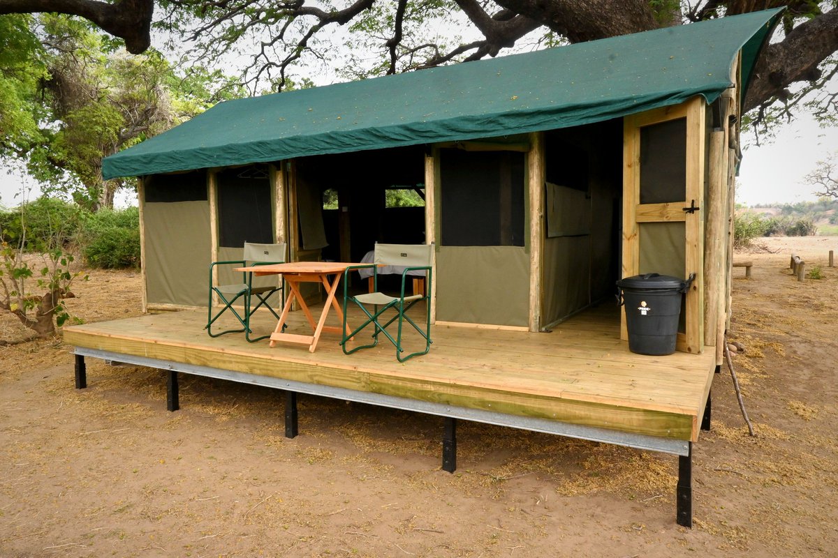 TheLowveld's tweet photo. Located on the banks of the Runde River, Chipale Tented Camp, Gonarezhou’s latest accommodation facility near Chilojo Cliffs.
Email : reservations@gonarezhou.org
or App/telephone: + 263 779 788 81
#Chipale Tented Camp
#Gonarezhou National Park
#Chiredzi
#Tourism Zimbabwe https://t.co/8ypenvxDct