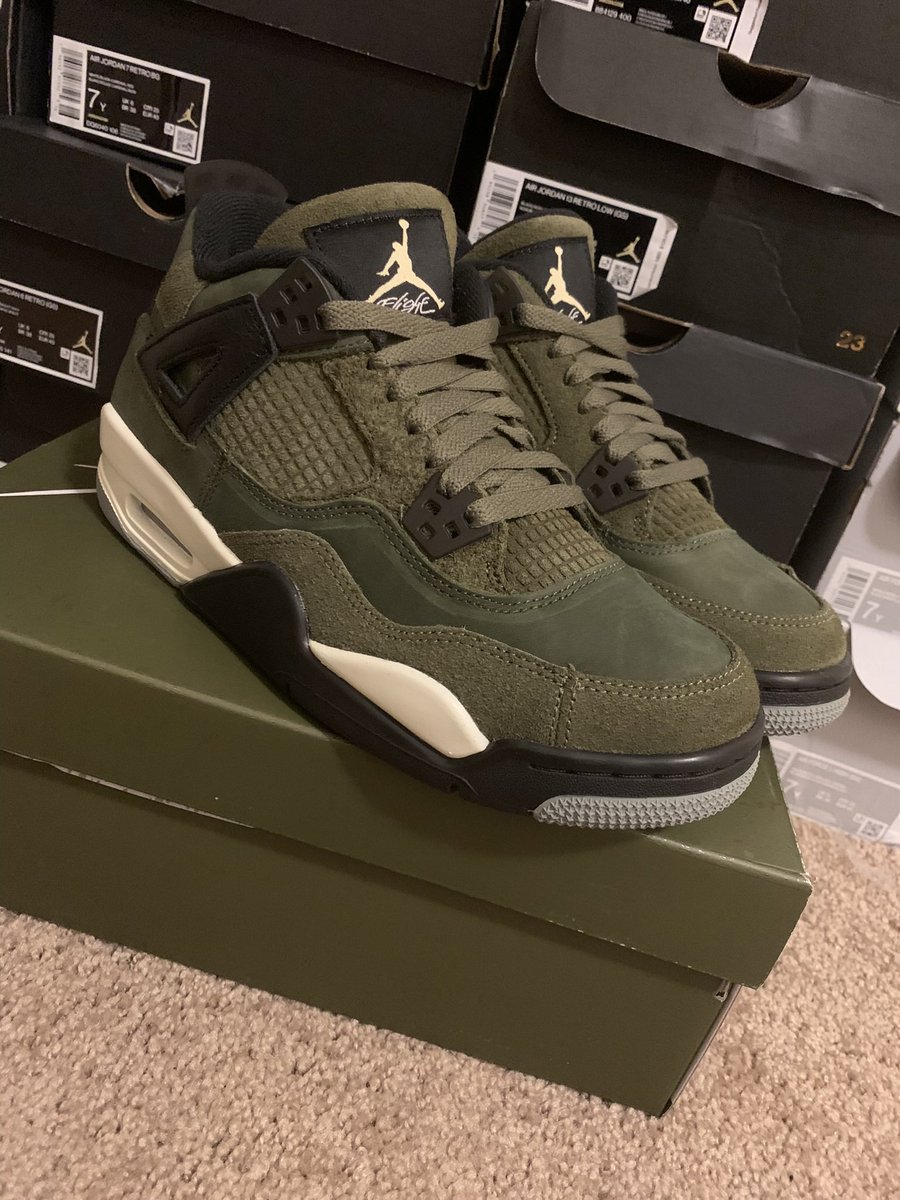 justashlei's tweet photo. Nice #mallpickup These are tough🔥🔥 Glad I didn’t pass on these 🫒 https://t.co/oqXl2eHbeN