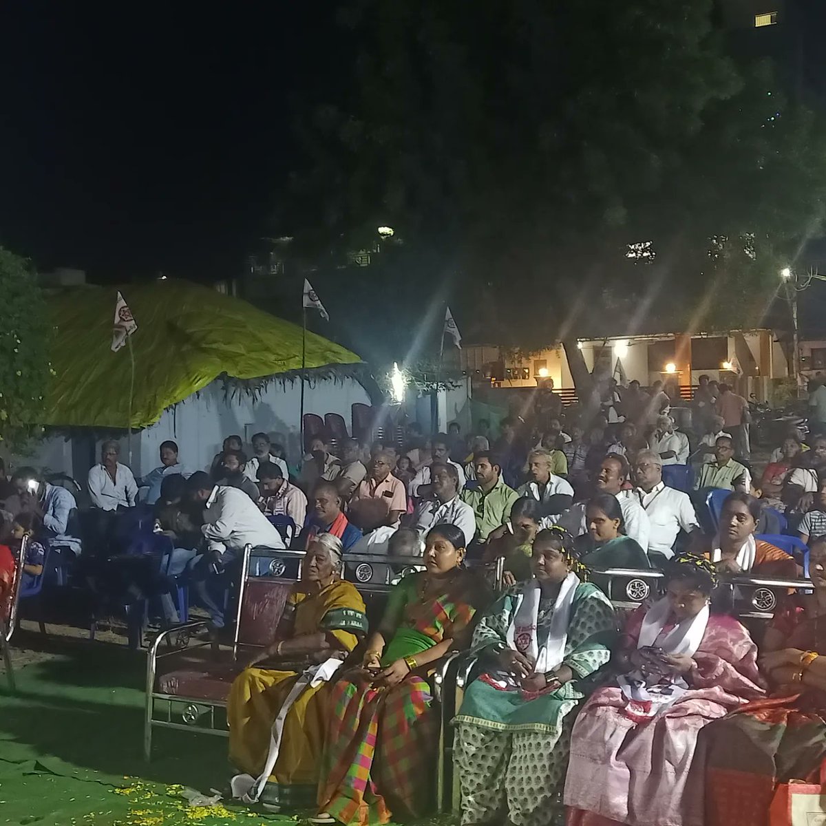 Drghantasalavl's tweet image. దెందులూరు నియోజకవర్గం,పెదపాడు మండల జనసేన నాయకులు,వీర మహిళలు,జనసైనికుల ఆధ్వర్యంలో అప్పనవీడు గ్రామంలో పెదపాడు మండల  @JanaSenaParty క్రియాశీలక సభ్యుల కిట్ల పంపిణీ కార్యక్రమం నిర్వహించడం జరిగింది.
    
@PawanKalyan @mnadendla

#JSPActiveMembership