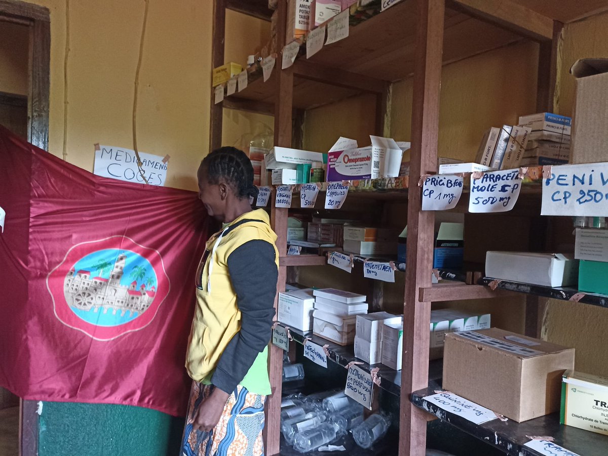 Sin su apoyo e interés por ayudar a zonas desfavorecidas sería imposible que estos proyectos se pudieran llevar a cabo. Desde la Fundación Bangassou, todo nuestro agradecimiento. A tope con su bandera de Córdoba nuestros amigos allá