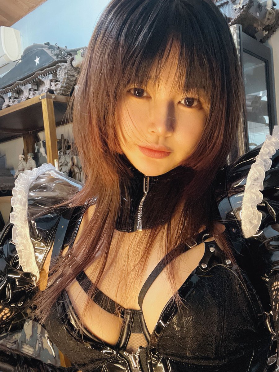 The head maid's outfit is coming https://t.co/wUMSD5g9uu