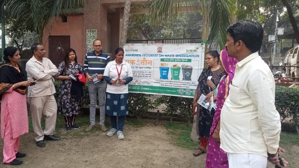 SBM_MCD's tweet photo. Under the campaign of Garbage Free Delhi, Community Meeting with Domestic Maids was conducted to create awareness about waste segregation was organized  by Team IEC DMSWSL in association with @dcrohinizone  in block D, sector 07 Rohini.
@LtGovDelhi 
@OberoiShelly 
@GyaneshBharti1 https://t.co/9jJnEvdXCq