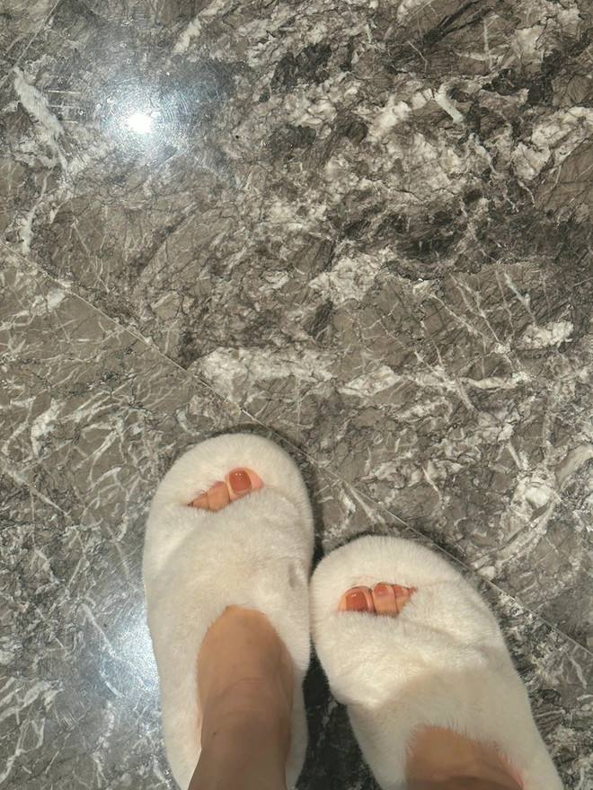 adib220's tweet photo. The slippers ordered online finally arrived
This way my feet will be warm https://t.co/rQcYnU9xlm