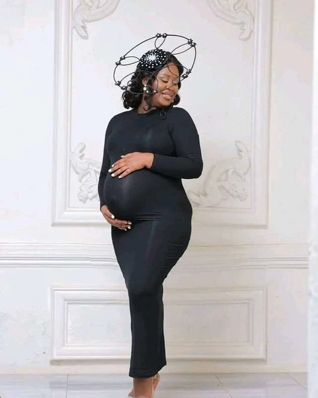 As we wait for our own to arrive let's keep clapping 👏 for those who have won the race 👏 congratulations ba Ssenyonyi upon you bundle of joy 😊 🥰💃👨‍🍼🤱