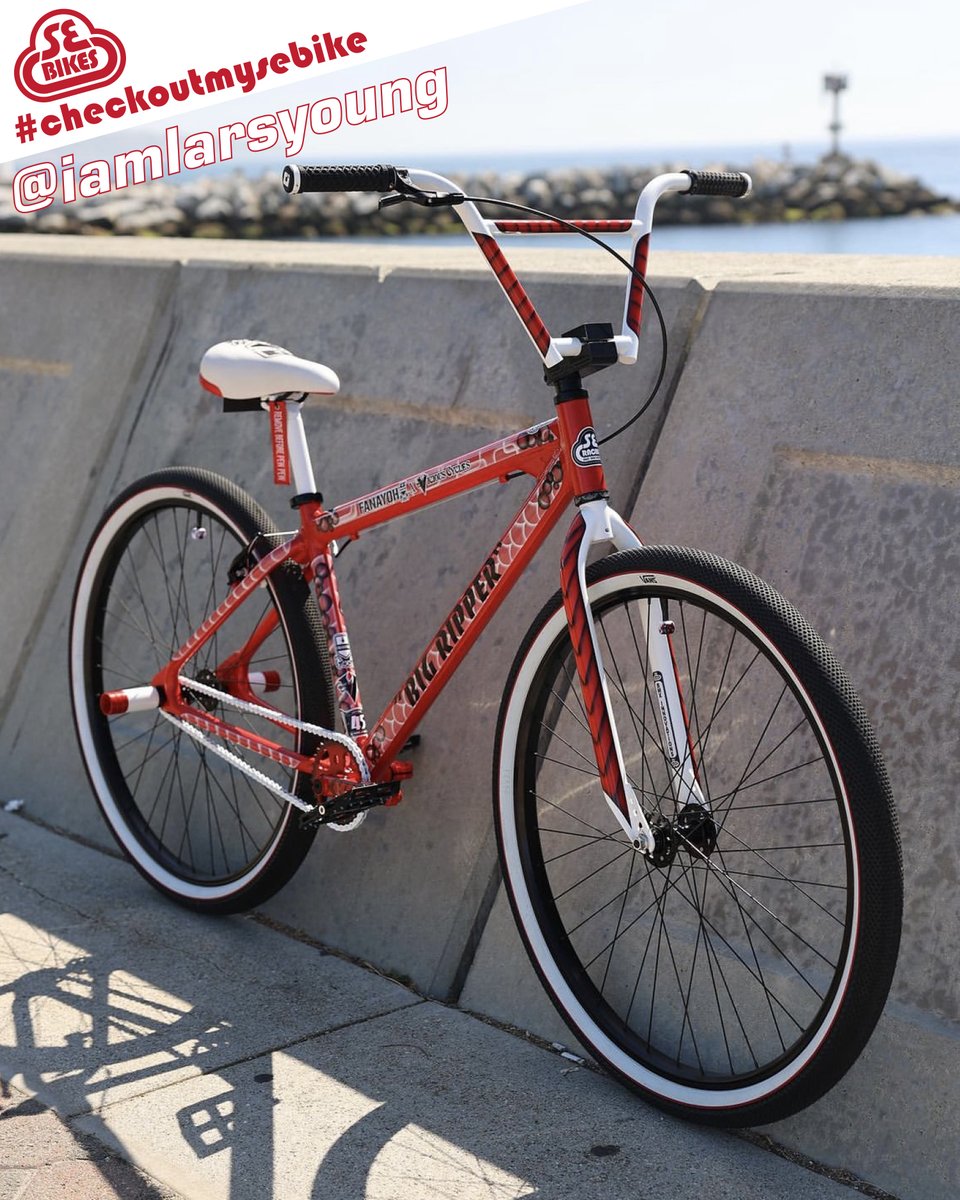 sebikes's tweet photo. We wonder how many #sebikes @iamlarsyoung has customized over the years. He’s constantly got dope builds including this hand-painted #bigripper. We saw this bike in person the other week &amp; photos don’t do it justice! 💪🏽 #checkoutmysebike #sebikeslife #bmxbike #bmx #bmxlife #29er https://t.co/5WUL9jyShG