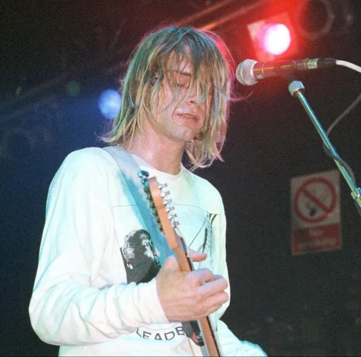 In Kurt's Utero (@vintagecobain) on Twitter photo 