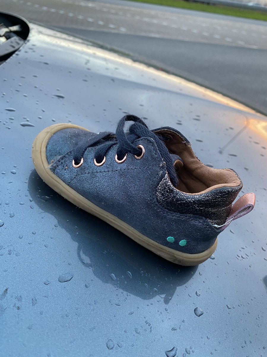 mairyK's tweet photo. Gevonden op de parkeerplaats @TexacoDrielander
@harderwijk
@GemeenteErmelo 

Af te halen bij het tankstation. https://t.co/kIxRjNNZnx