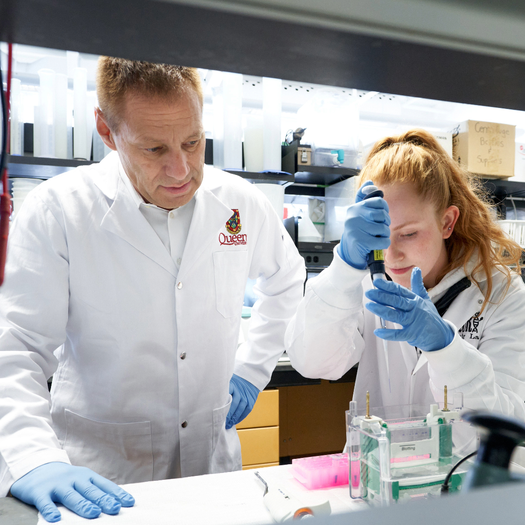 Queen's University tweet media