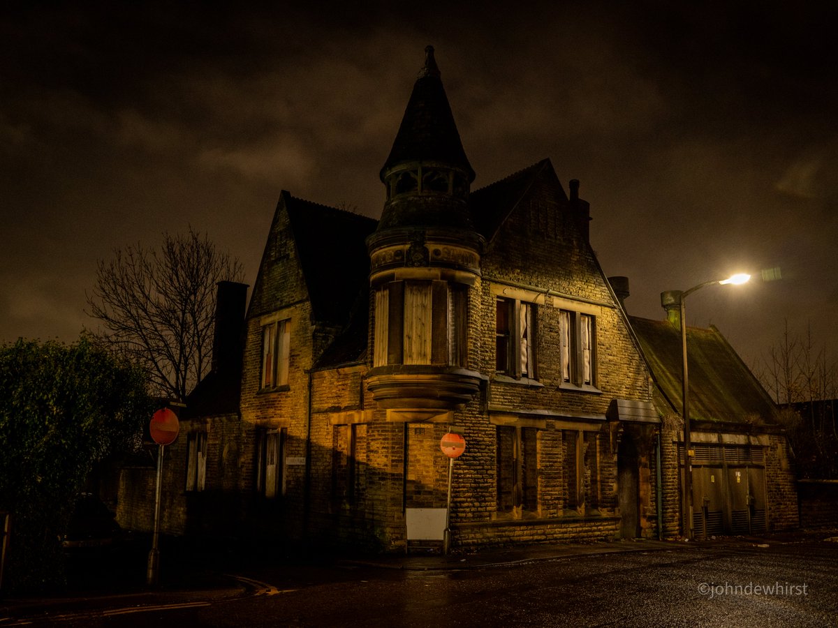 The former police station at Bavaria Place, #Bradford - derelict and likely haunted but remarkably still standing.  #gothic #heritagematters #bradfordpolicehistory @GrimArtGroup @thevicsoc @BradfordCivic