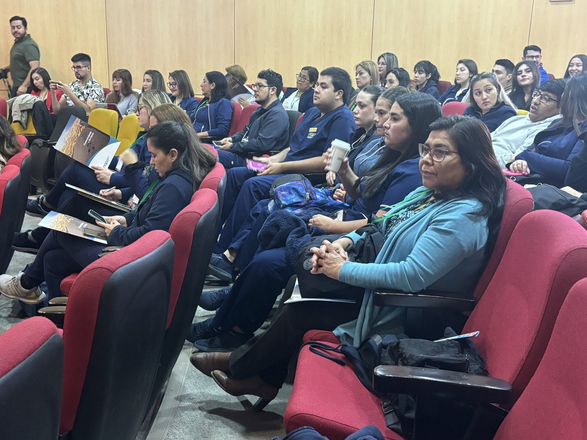 SeremiSalud_I's tweet photo. ✅Seremi  @DavidValleSalud participó en la jornada “Estrategias para prevenir las lesiones por presión”

👉Esta jornada busca actualizar a Enfermeras, Enfermeros y
Estudiantes de Enfermería en guías de Buenas Prácticas Basadas en evidencia Científica sobre Prevención.

#Iquique https://t.co/en5lGmvcpU