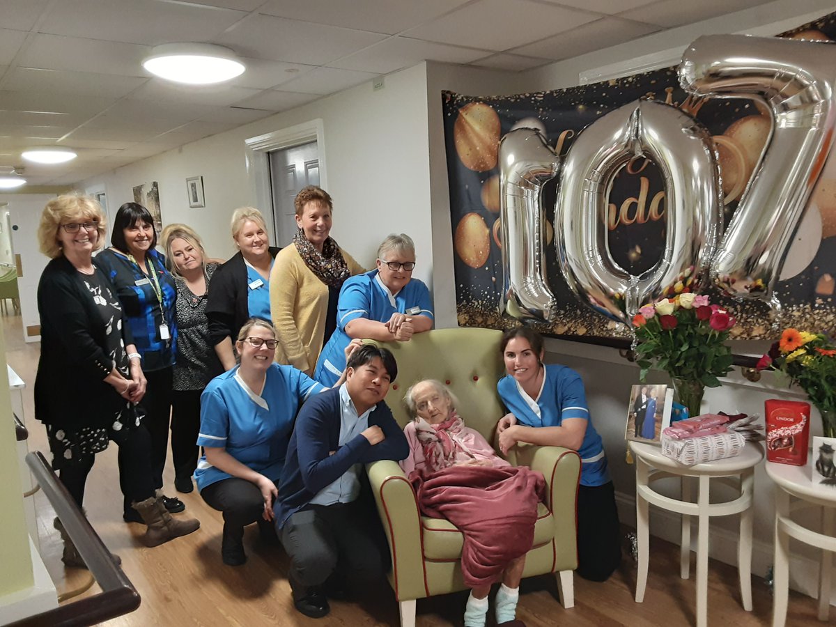 Is this Taunton's oldest resident? Audrey has just celebrated her 107th birthday - telling people she's about to walk down the aisle for the first time! somersetcountygazette.co.uk/news/23935546.…