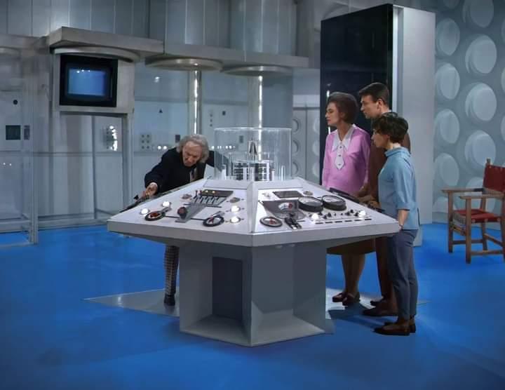 atruedrwhofan's tweet image. And now a very special treat. The Doctors faces their oldest, and deadliest enemies for the very first time... In COLOUR!!

#DoctorWho #DoctorWho60 #TheDaleks