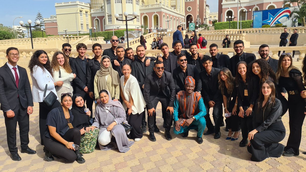 rachadsanoussi's tweet photo. I miss you all 😙
#COP28Simulation #TheBritishUniversityinEgypt #ZayedUniversity #UNDP #Sustainability #NegotiationSkills #GlobalClimatePolitics #YouthInAction #ImplementingChange #TogetherForOurPlanet https://t.co/kJogIymy9w