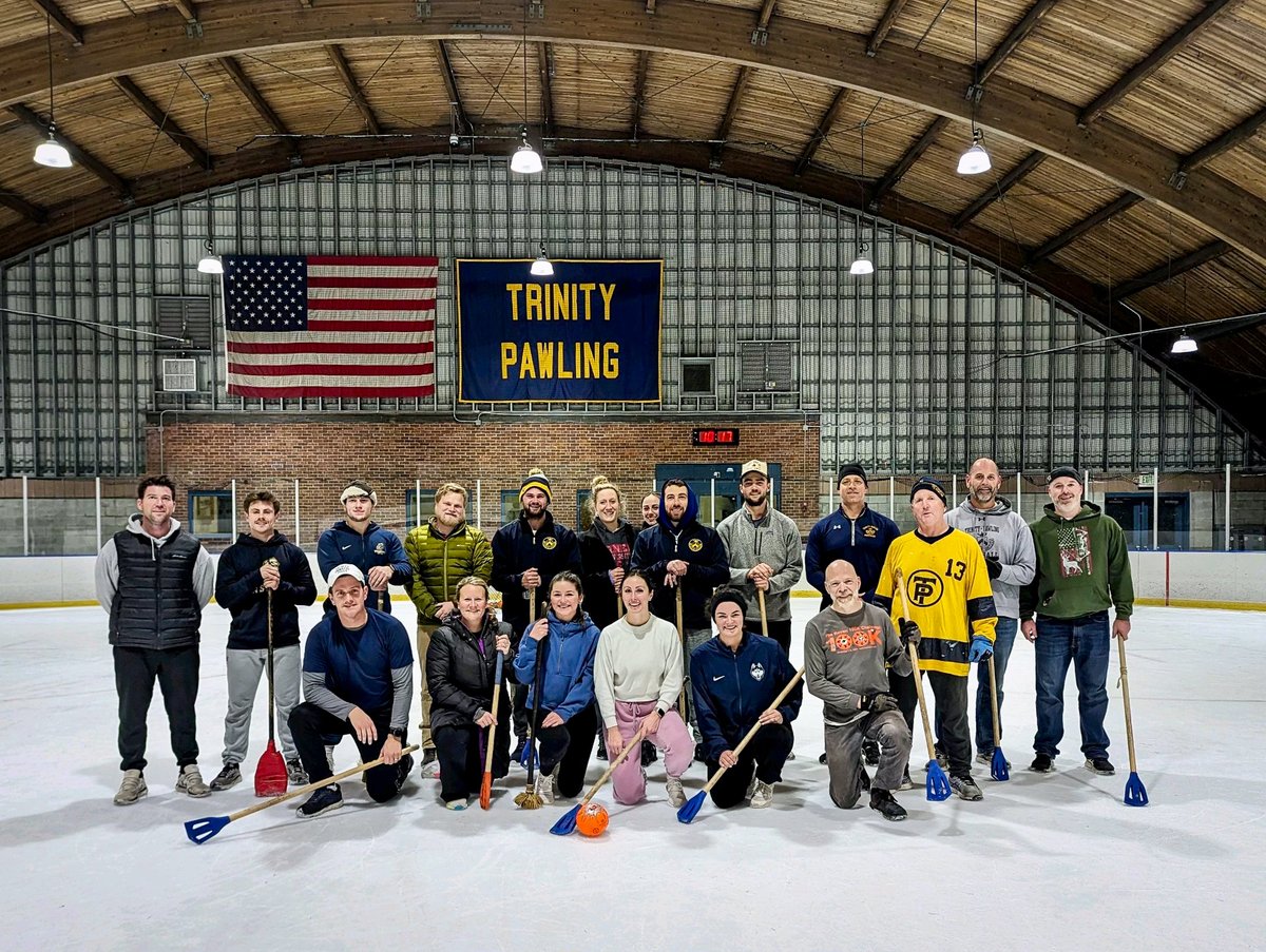 TrinityPawling's tweet photo. A Fall Term at Trinity-Pawling isn't complete without the celebratory faculty broomball game in Tirrell Rink!
#TPtraditions #TPcommunity https://t.co/2RWPNGdKqm