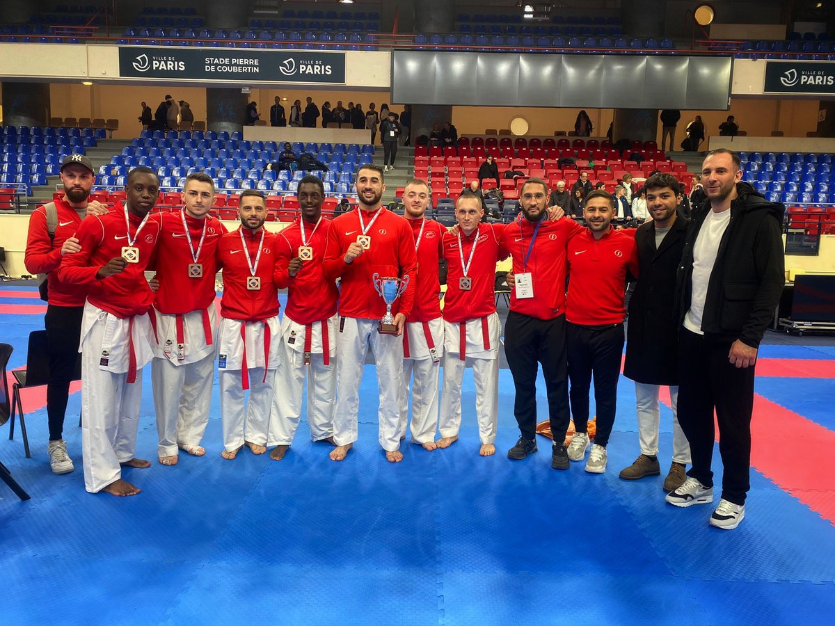 EnzoBerthon's tweet photo. Vainqueur de la Coupe de France 🇫🇷🏆

Médaille de Bronze par équipe 🥉 Bravo la team 💪🏼

Merci à mes coachs Lonni et Walid ❤️

#sasageyo https://t.co/kODtHJ9ZaG