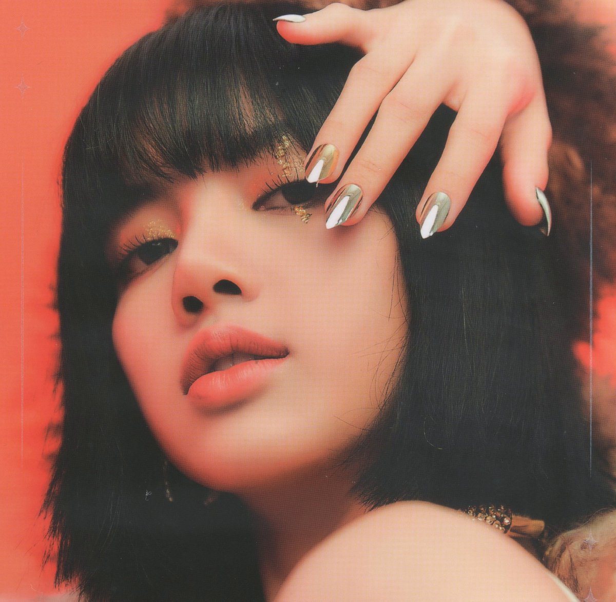 LLOUD_LISA327's tweet photo. 📊 #LISA has now surpassed 5.6 MILLION FOLLOWERS on Spotify becoming the FASTEST K-Pop female soloist to reach this milestone, surpassing IU. 🔥
 
🔗 https://t.co/GdmskQTGL8

— She has gained over 100K+ new followers in the past 9 days even without releasing new music! https://t.co/Bo7s2UJZig