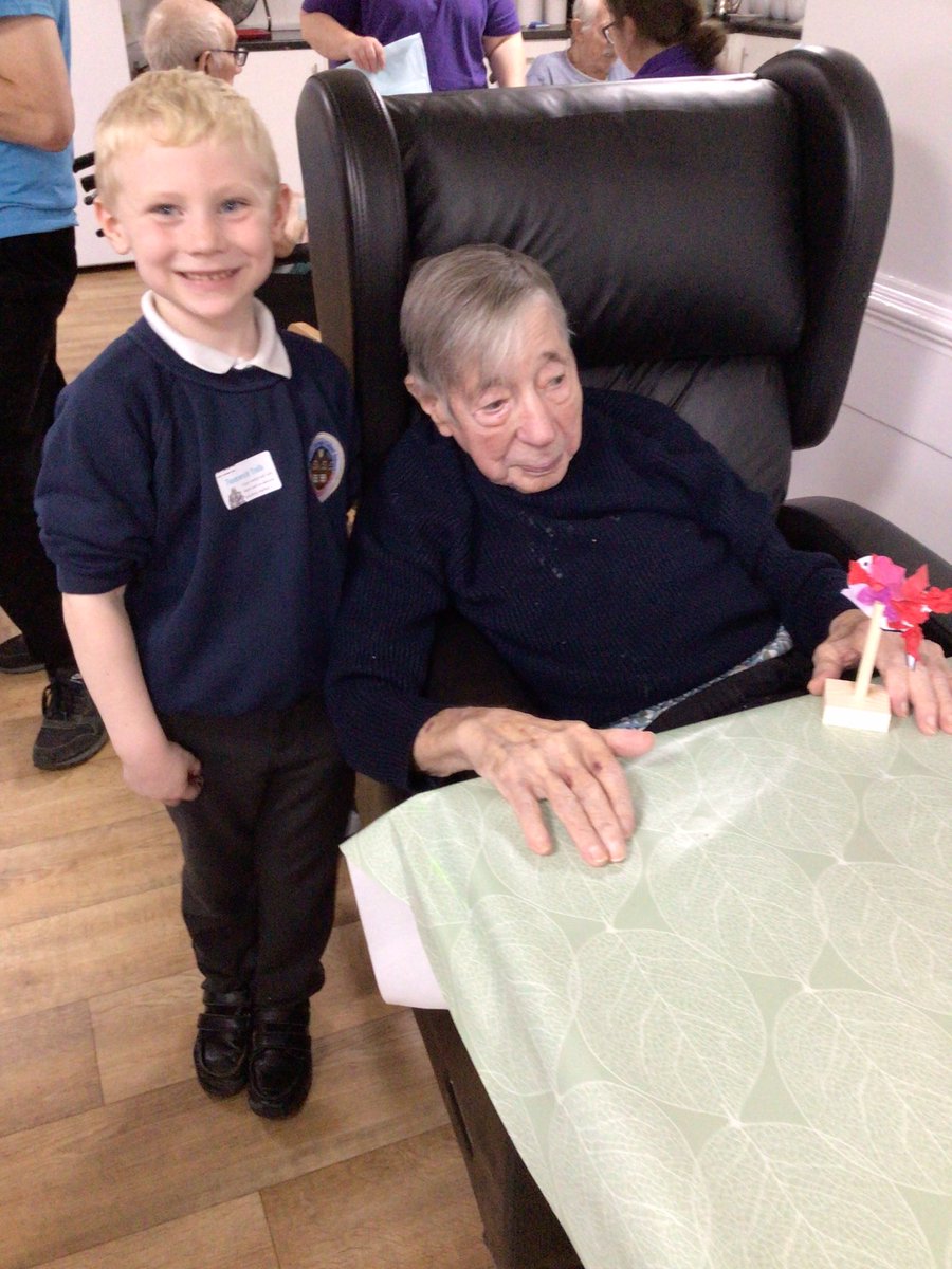 YRPinkClass's tweet image. The children of BNI have taken part in their first ‘Adopt a Care Home’ session and how proud they have made their teachers. It was a pleasure to see the relationships that the children have already started to make with the residents at our local care home. See you again this week