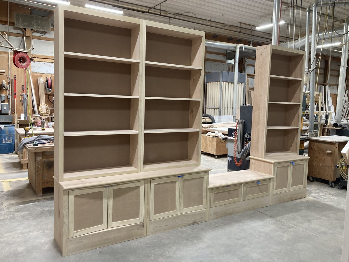 ADMoyerLumber's tweet image. The skilled craftsmen on our custom #millwork team at #ADMoyerKutztown recently turned out this beautiful library with bench!

View the Millwork Photo Gallery on our website to see more of what they can produce.
admoyer.com/photogallery/i…

#BerksCounty