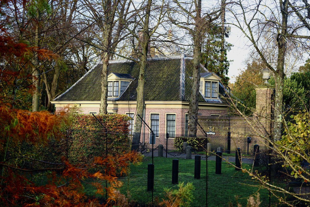 Koninklijke Marechaussee
Huis Ten Bosch