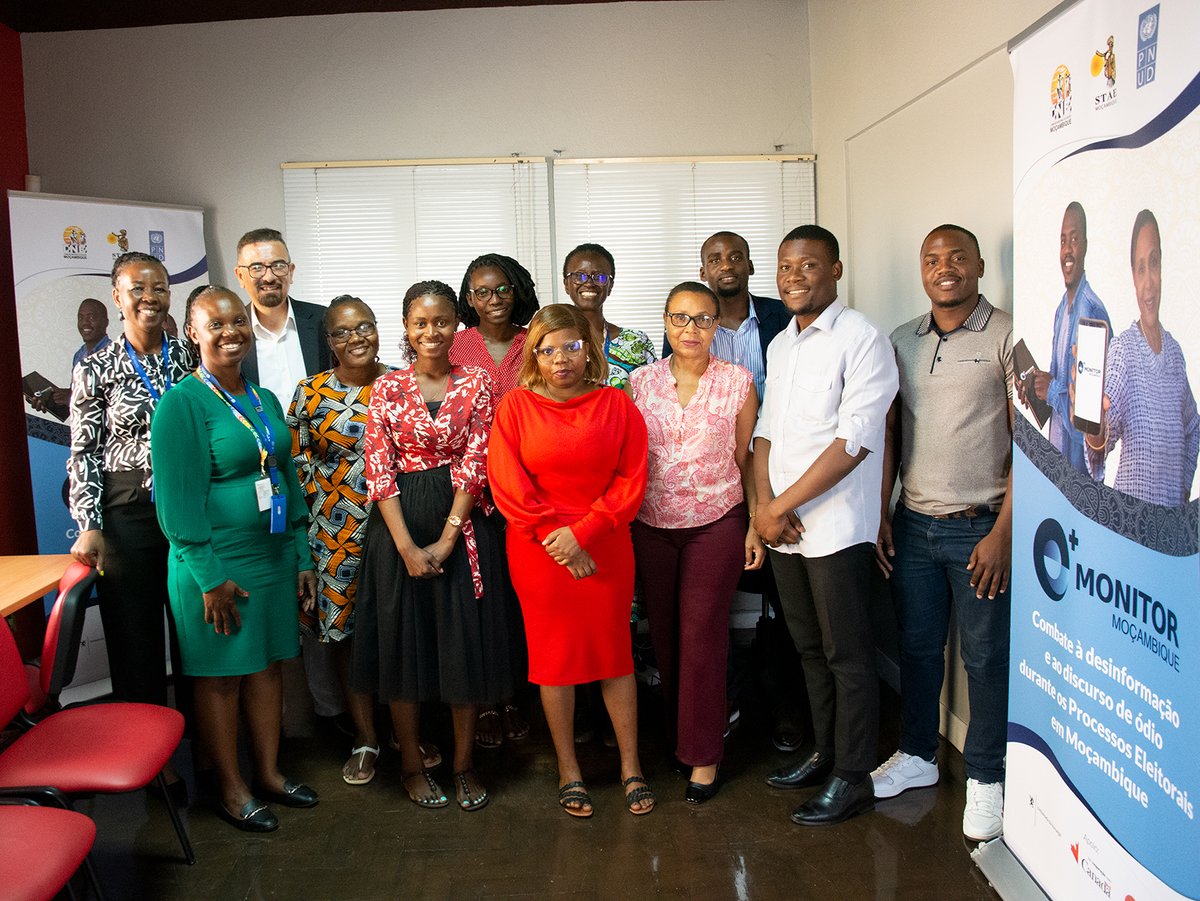 UNDPMozambique's tweet photo. The CTA of the #Elections🇲🇿project received 2day the visit of Ms Sarah Anyoti, UNV Reg Portfolio Mgr. On the occasion, the visitor interacted w/ UNVs who, for the 1s time in the Southern region, are working to combat #disinformation & #HateSpeech, through the #eMonitor+ platform. https://t.co/KjyKKDmLHH