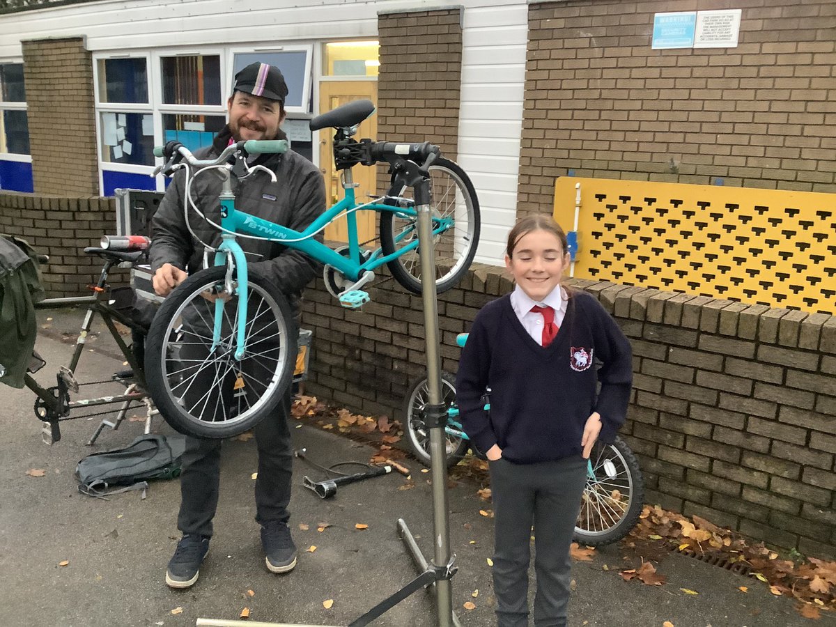 CEResurrection's tweet photo. #GetWinterReady We had Dr Bike visit us this afternoon where he repaired some of our pupils bikes. #HappyChildren #exercise https://t.co/8YbnyZpVhY