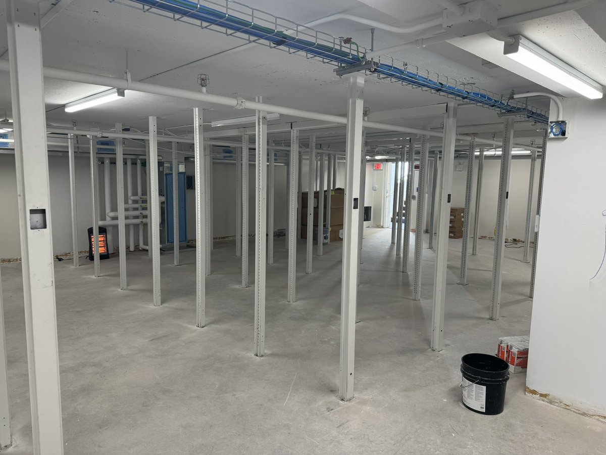 Another painting project is underway!!
#painting #paintingsdaily #paintingprocess #paintingprogress #paintingcontractor #paintinginspiration #iupat #jomarpaintingllc <a href="/jomarpainting/">Jomar Painting</a>