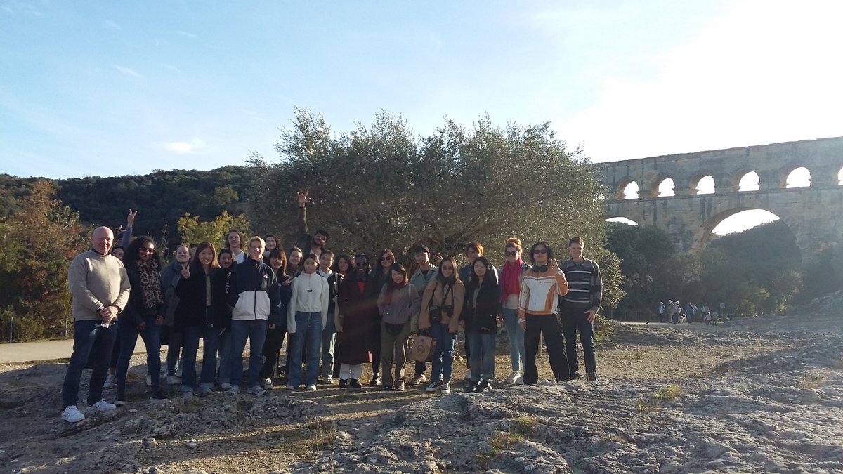 📸 Retour en Images sur l’excursion du 18 Novembre 2023 avec la visite guidée d'Avignon et du Pont-du-Gard 📸

Merci à nos guides et à nos étudiants.