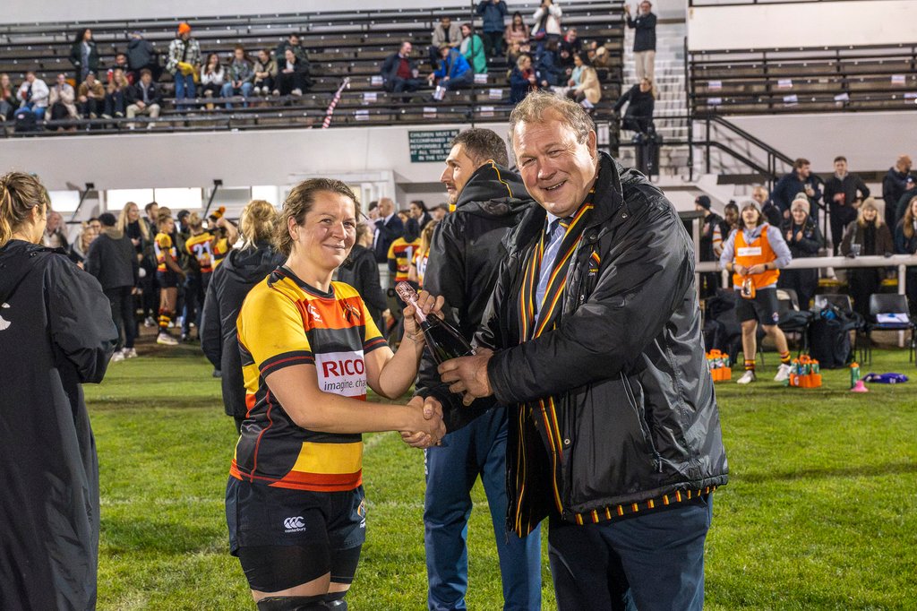 Richmond Women vs London Irish match breakdown 📰 

Richmond Women delivered a masterclass on Pitch 1, captivating their largest crowd of the season.

#thisisrichmond 💛❤️🖤
richmondfc.co.uk/teams/254057/m…