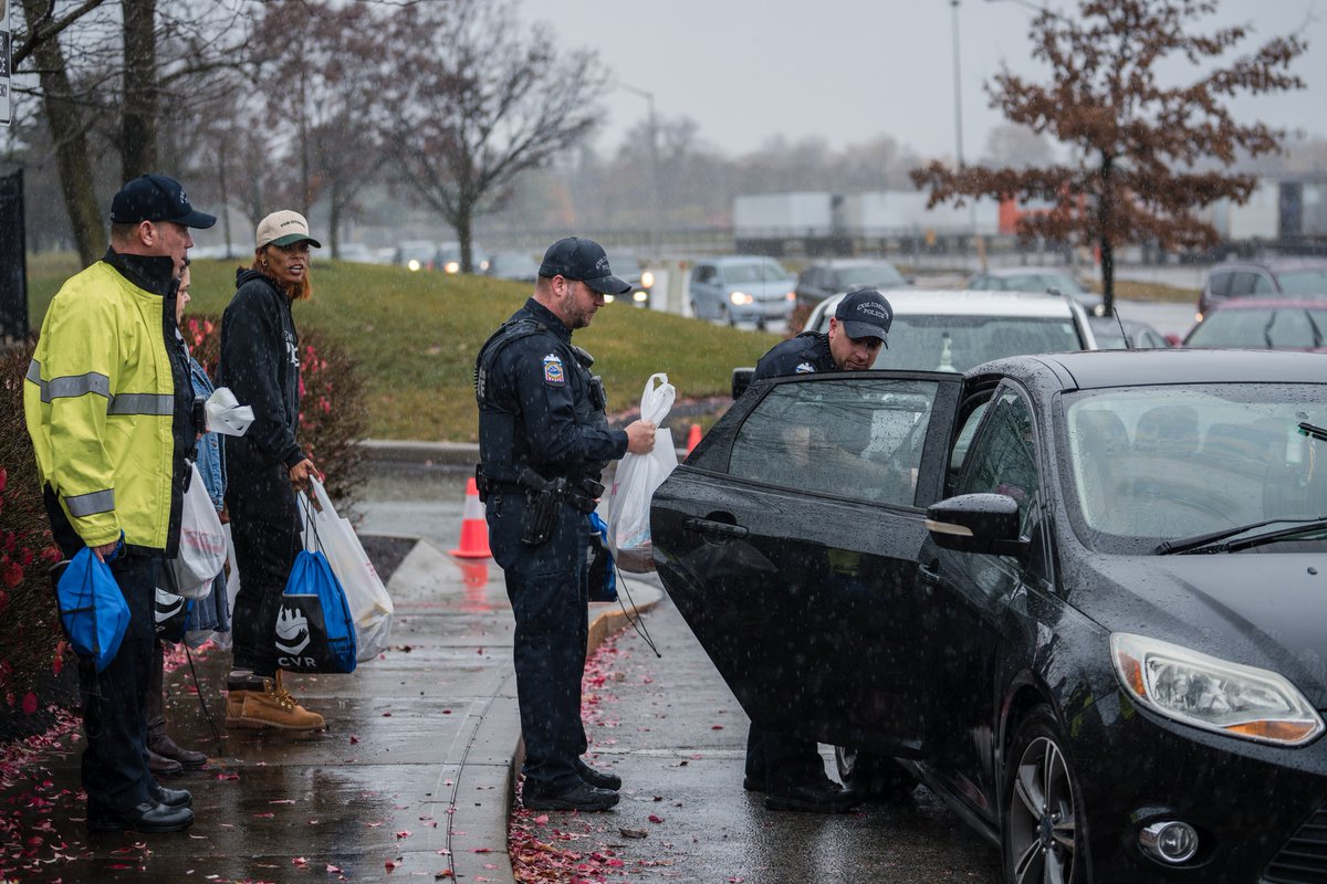 tinnacity_wit's tweet photo. We are delighted to sponsor this year's Columbus Police Foundation Turkey Giveaway! 🦃🍂 This initiative brings joy and warmth to our community and ensures families in need have a meal during the holiday season.
#columbuspolicefoundation #giveback #morethananapp #Tinnacity https://t.co/wvMRzHSd44