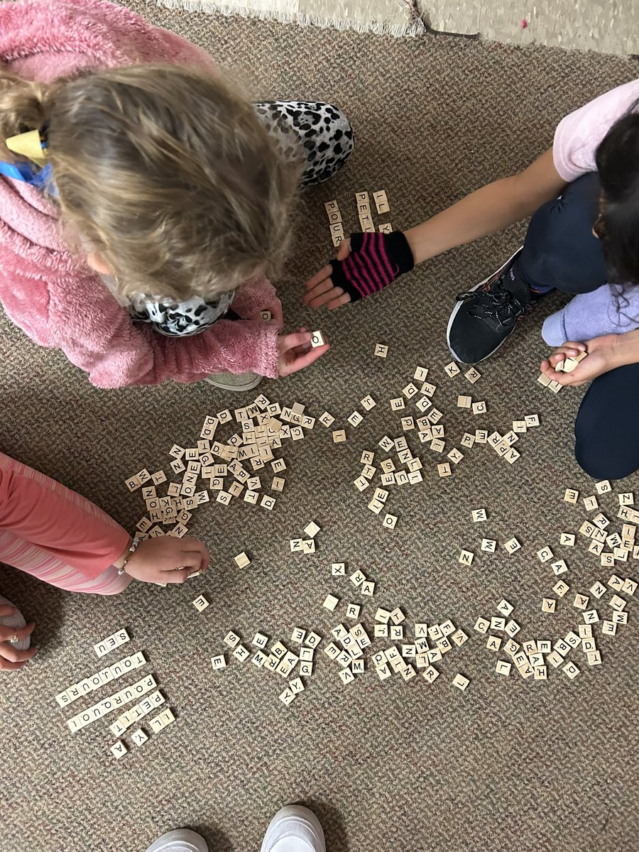 MmeKaufman's tweet photo. working with words 🤩 https://t.co/O0Y5dH7xw8