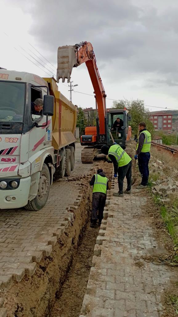 Genel seçimler öncesinde verdiğimiz sözlerin arkasındayız. Eskişehir’de doğalgazsız ilçe kalmayacak demiştik. Seyitgazi ilçemiz yakında doğalgaza kavuşacak. 

Çalışmalar bugün itibariyle başladı İlçemizin doğal gaz hattına kavuşmasına sayılı günler kaldı.

#Eskisehiredeger