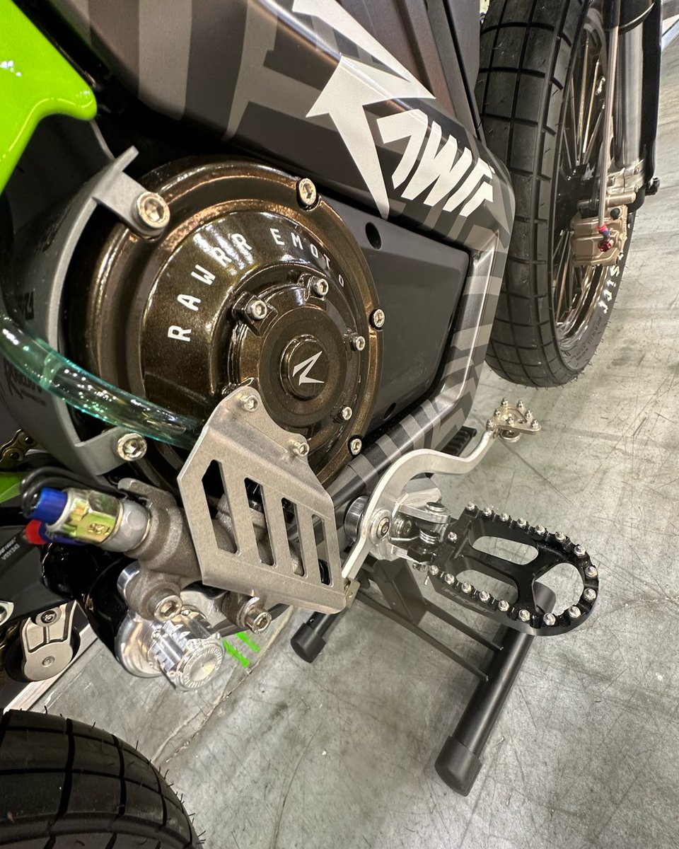 RideRawrr's tweet image. To push the eMoto category forward, inspire customization of bikes and accelerate the development of upgraded components, we created RAWRR Factory Raceworks. Look for some exciting RFR projects and performance upgrades to come.

#Rawrr #RideRawrr #RawrrMantis # ebike #eMoto