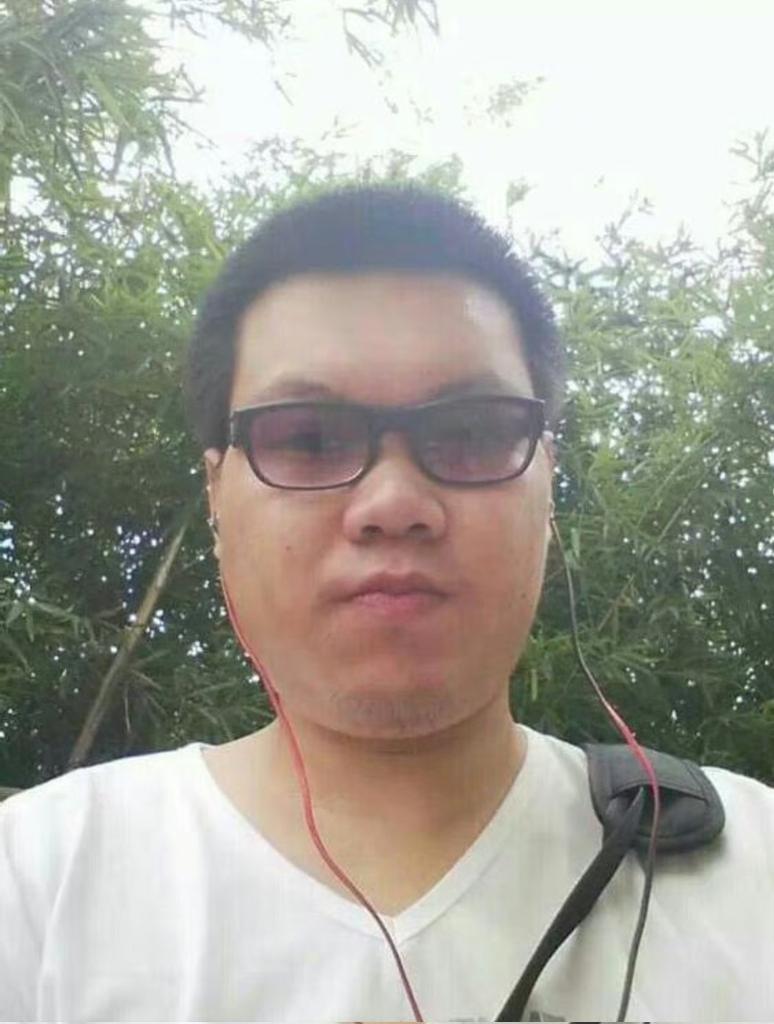Sea_381's tweet photo. 中国で起こっている凄惨な猫虐待。
虐待グループの一員の男。
中国に動物虐待禁止法の制定を求めます!!
ブラジル🇧🇷ツイデモに参加中!
#CatAbusersChaina
#gato
#中国猫虐待グループ
#猫依存症セラピスト
#中国猫虐待グループ
#中国に動物虐待禁止法を
#動物はモノじゃない
#Chaina
#中国大使館 https://t.co/s3JNpuMWJc
