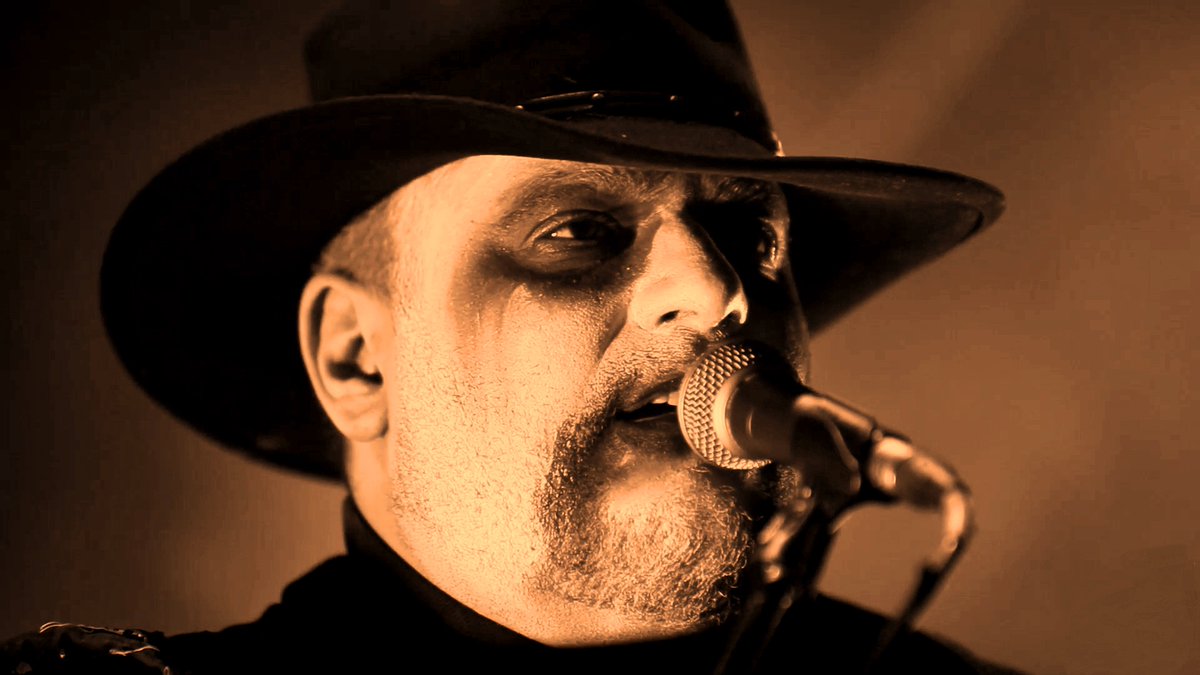 MSixMD's tweet image. "When I hear that trumpet sound
I'm gonna rise right out of the ground"

#manossixandthemuddydevil #templeathens #skullanddawn #fycrecords #darkamericana #southerngothic #deathcountry #neofolk #darkfolk #blackmetal