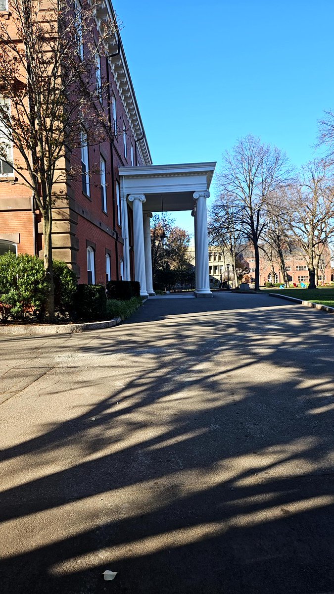 Minion450 found #cubiecoin in a White vault at this location! Join me playing #cubieverse, It's awesome!   #2524212