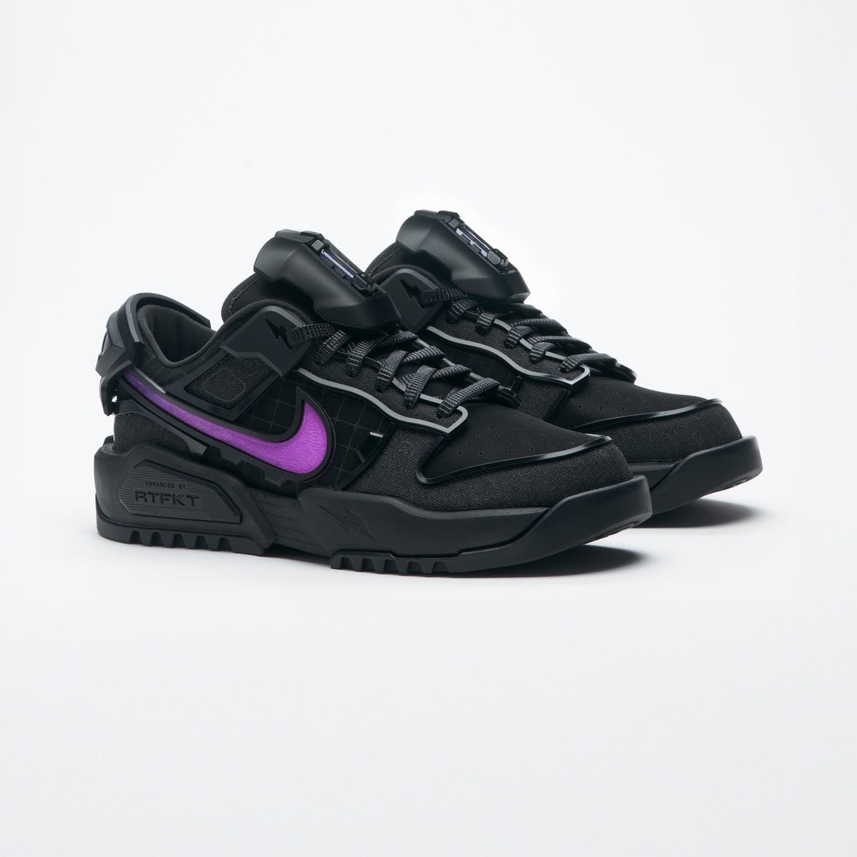RTFKT × Nike Dunk Genesis “VOID” & “GHOST”のオンライン先行予約が