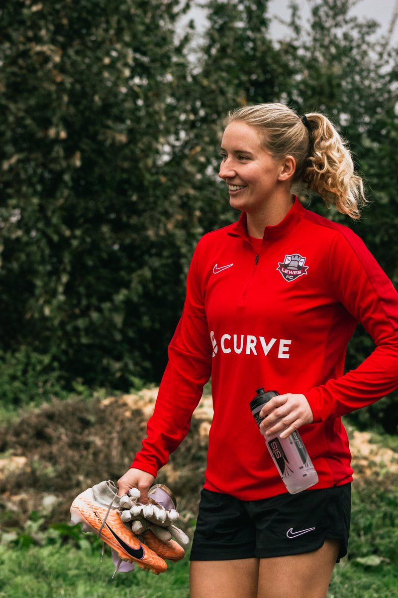 📺 Sophie Whitehouse will be appearing on the Women's Championship show which you can catch around 7pm this evening on FA Player!

Alternatively it will be shown at 6:30pm Thursday on Sky Sports Football.