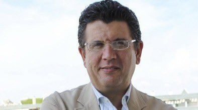AsocAndEnologos's tweet photo. La Asociación Andaluza de Enólogos ha nombrado a Antonio Moure @amsmoure "Padrino del Mosto 2023".

De esta forma, tomará el testigo de Javier Benítez Zúñiga, quien tuvo el honor de ser la portadora de este título en el año 2022.

https://t.co/KA3hr5YWeq https://t.co/Z8XFpsFXV4