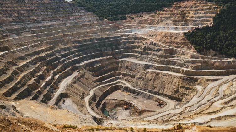 #Accenture's Gregg Albert outlines key actions mining companies are taking to strengthen their positions for the #green #energy transition and preserve margins; meet growing #ESG customer and consumer demand; and acquire market share.  accntu.re/468Bf9M