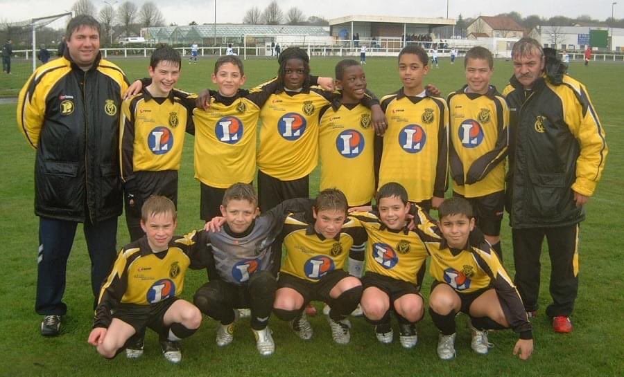 QRM Féminines 🐆 (@qrmfeminines) on Twitter photo 🥳 Nous souhaitons un 𝐣𝐨𝐲𝐞𝐮𝐱 𝐚𝐧𝐧𝐢𝐯𝐞𝐫𝐬𝐚𝐢𝐫𝐞 à notre marraine et ancienne joueuse <a href="/Vivi_Asseyi/">Vivi Asseyi</a> qui fête aujourd'hui ses 3⃣0⃣ ans ! 🎂 🥳 Nous souhaitons un 𝐣𝐨𝐲𝐞𝐮𝐱 𝐚𝐧𝐧𝐢𝐯𝐞𝐫𝐬𝐚𝐢𝐫𝐞 à notre marraine et ancienne joueuse <a href="/Vivi_Asseyi/">Vivi Asseyi</a> qui fête aujourd'hui ses 3⃣0⃣ ans ! 🎂